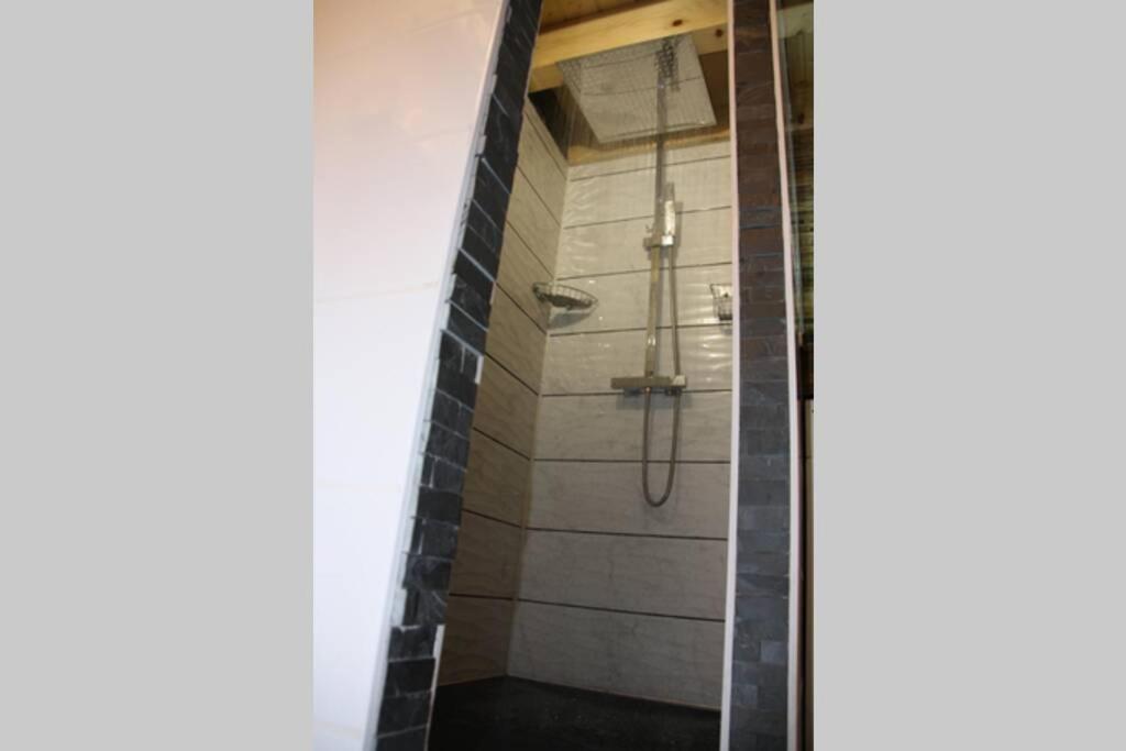 Le Portougais, Chalet A Chanaz, La Petite Venise Savoyarde Ngoại thất bức ảnh